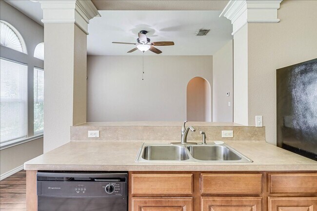 Building Photo - 2317 Tropical Wind Dr