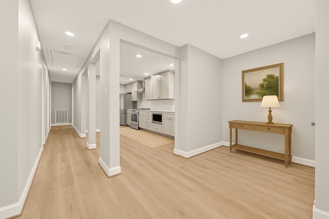 Building Photo - 1611 Drexel Dr