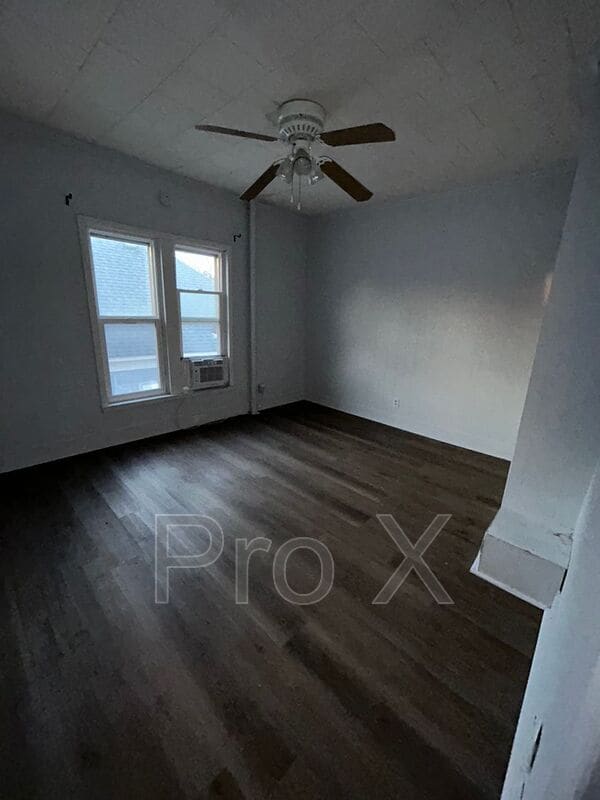 Building Photo - 510 W 2nd St