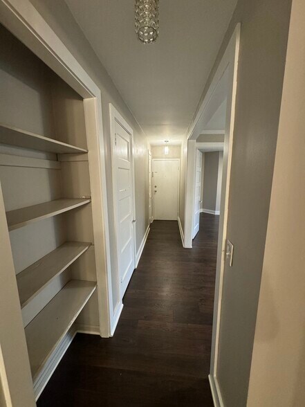 Building Photo - 2536 DuPont Ave S