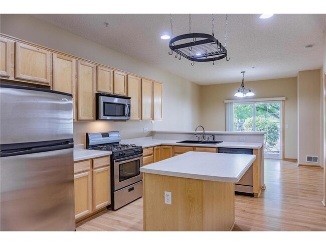 Building Photo - 875 Braunworth Ct