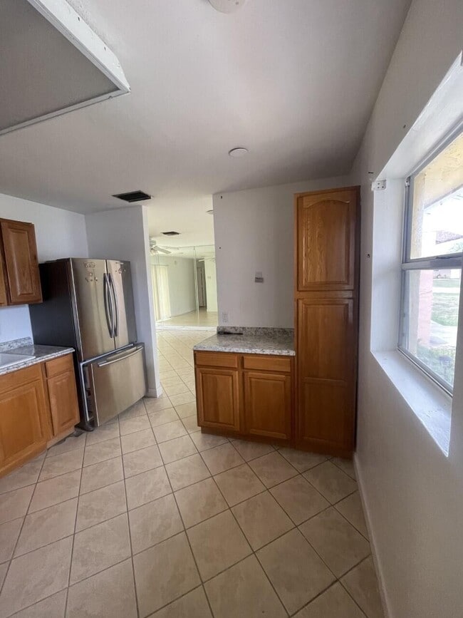 Building Photo - 5691 Stonington Way