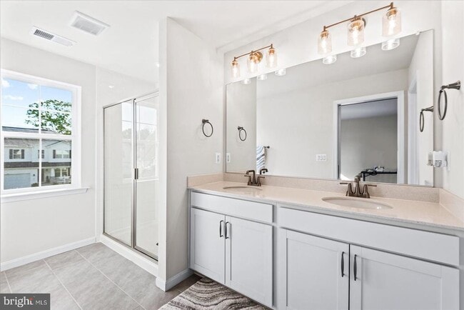 Building Photo - 2848 White Tail Dr