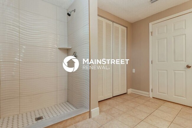 Building Photo - 3 Bedroom Pet-Friendly Home in Port Richey...