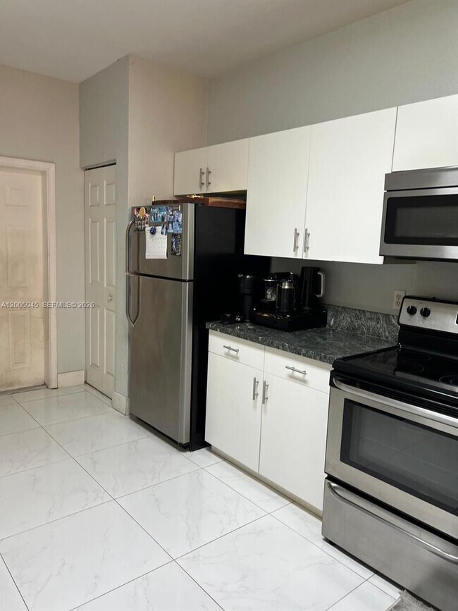 Building Photo - 4118 Forest Dr