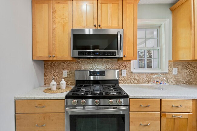 Building Photo - 622 Longview Dr