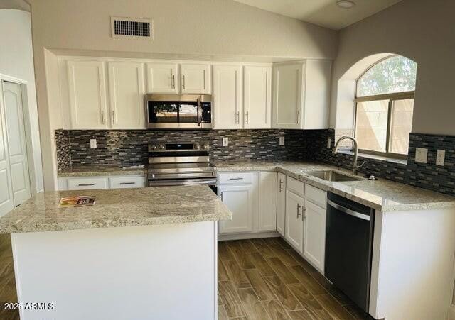 Building Photo - 12817 W Alvarado Rd