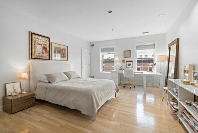 Building Photo - 99 PARK Ave