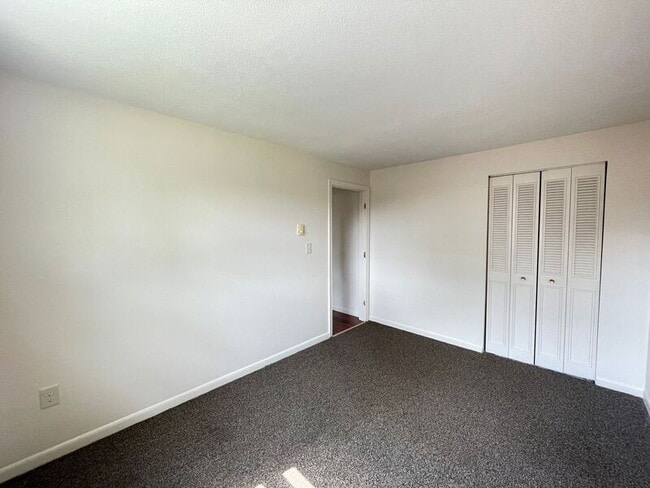 Building Photo - 173 Loudon Rd