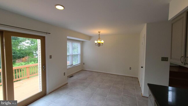 Building Photo - 21176 Winding Brook Square