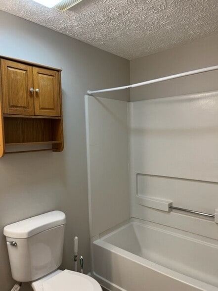 Building Photo - 3617 Laurel View Ct