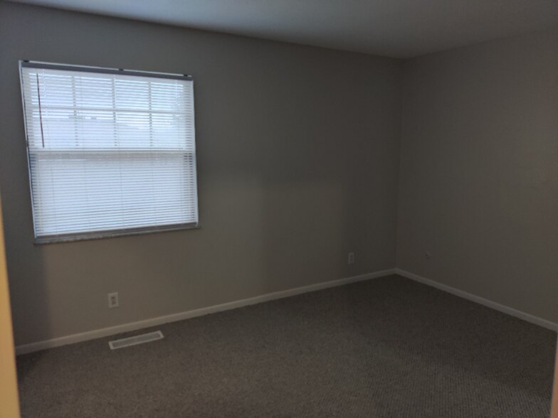 Building Photo - 5507 Glenridge Dr