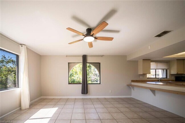 Building Photo - 3706 SE 10th Ave