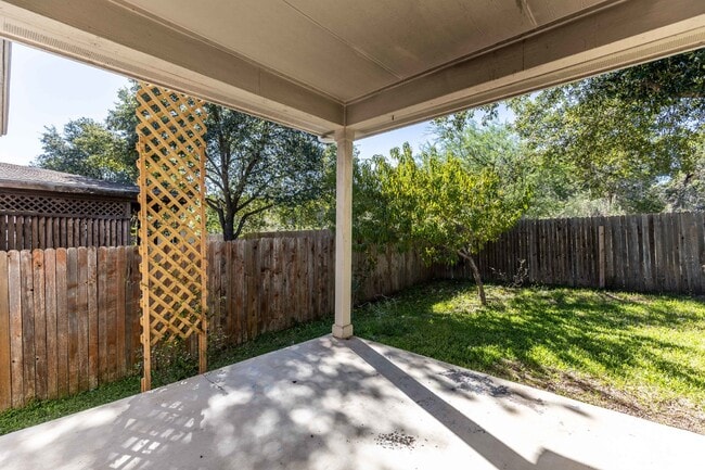 Building Photo - 509 Foxford Run Dr