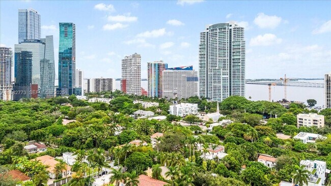 Building Photo - 34 SW 18th Rd