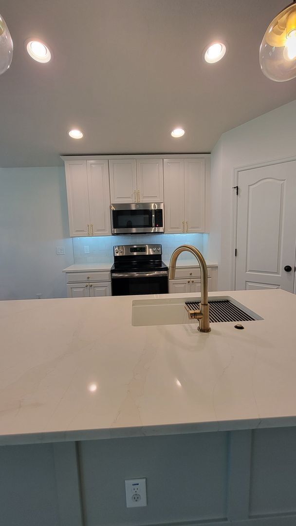 Building Photo - 3541 Gretchen Dr