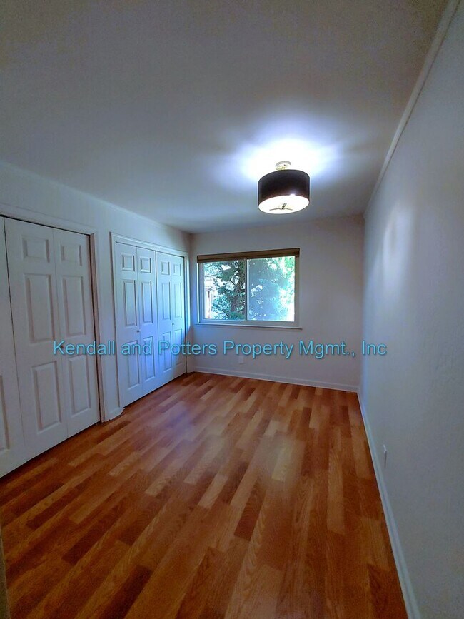 Building Photo - Beautifully Updated Capitola Shores 2 Bedroom/1 Bathroom