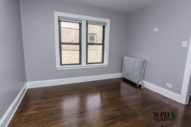 Building Photo - 3 bedroom in Chicago IL 60620