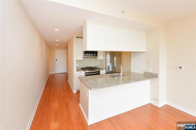 Building Photo - 1111 Hudson Park