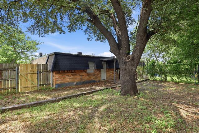 Building Photo - 6811 Trail Lake Dr