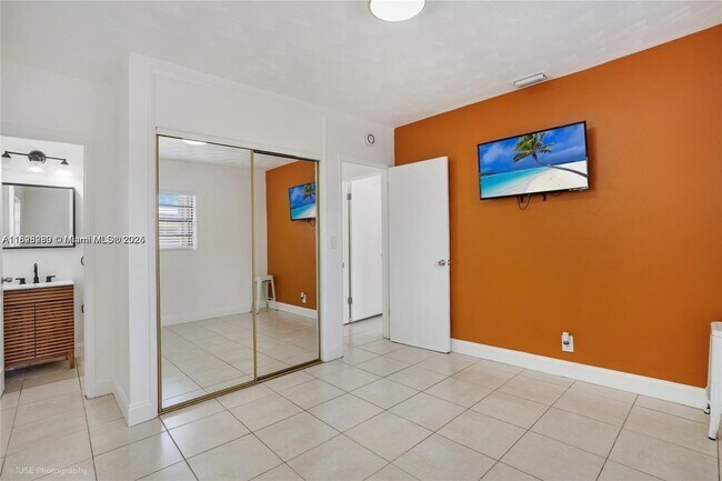 Building Photo - 2406 N 28th Ave