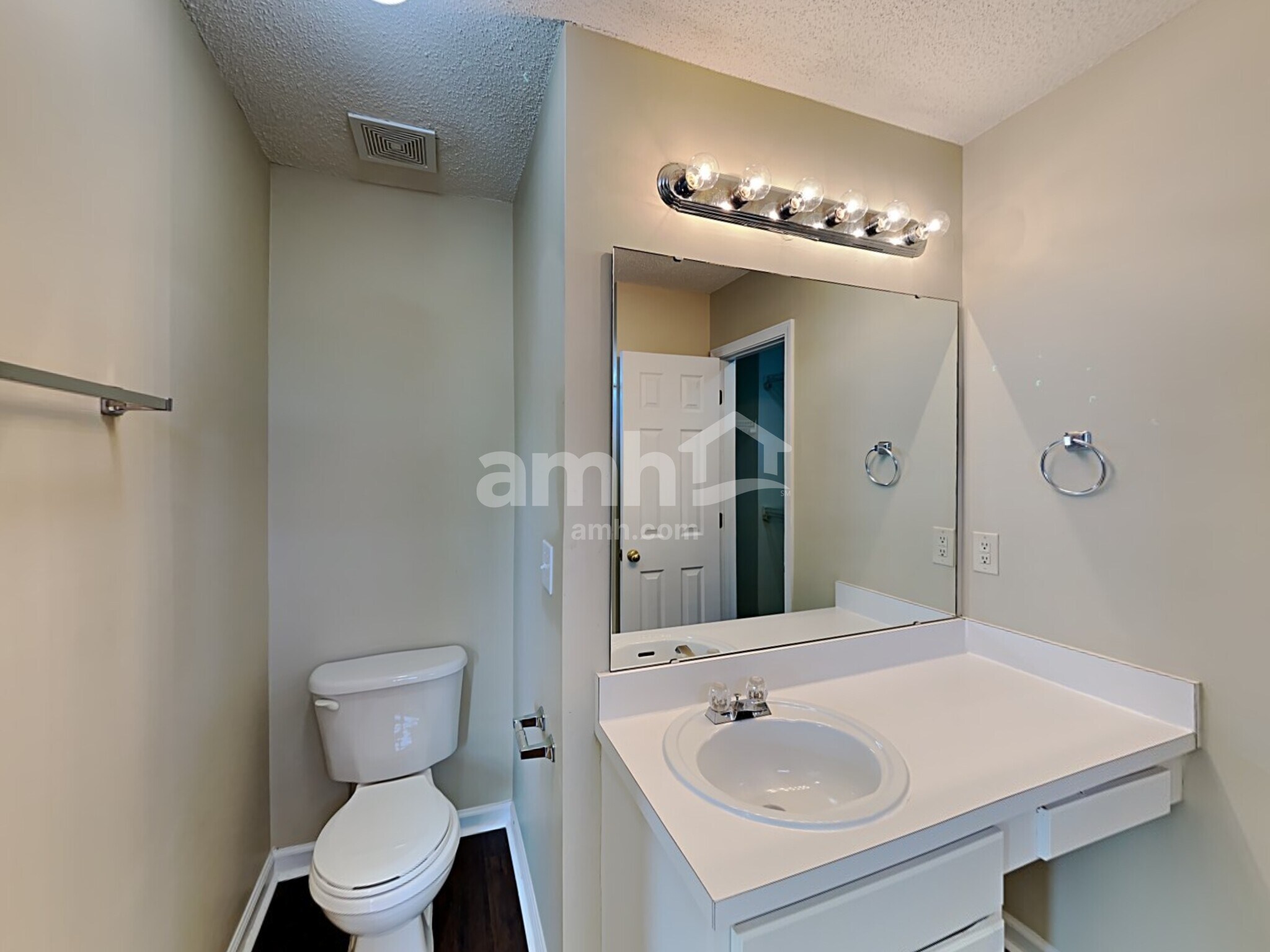 Building Photo - 104 Indian Overlook Ct