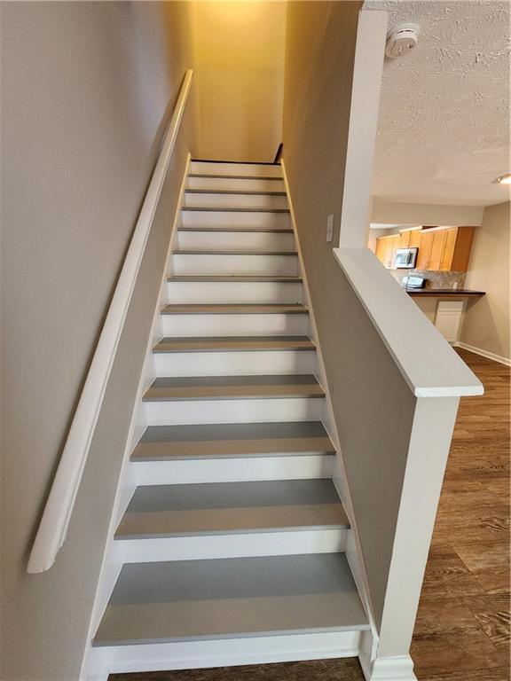 Building Photo - 1565 Springleaf Ct SE