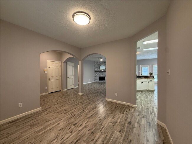 Building Photo - 3519 Pedernales Trails Ln