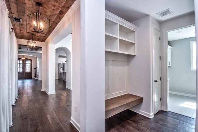 Building Photo - 10441 Sockeye Dr