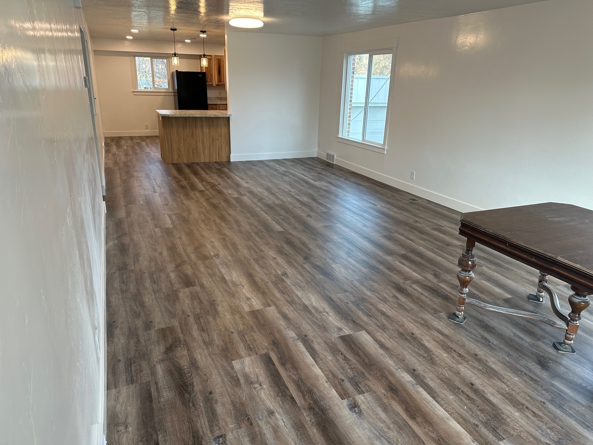 Building Photo - 479 W Center St