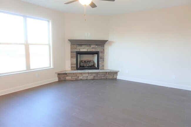 Building Photo - 2731 Millhone Dr