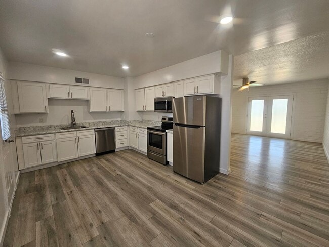 Interior Photo - Town & Country Apartments