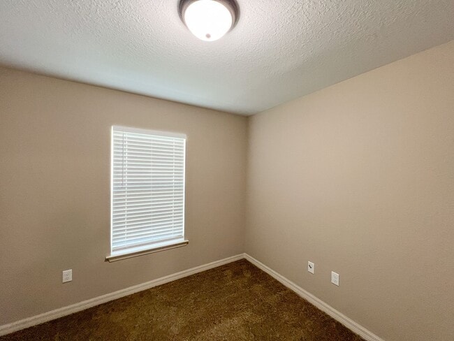 Building Photo - BEAUTIFUL 3 BD/2BA Home in Beautiful Ocala!!!