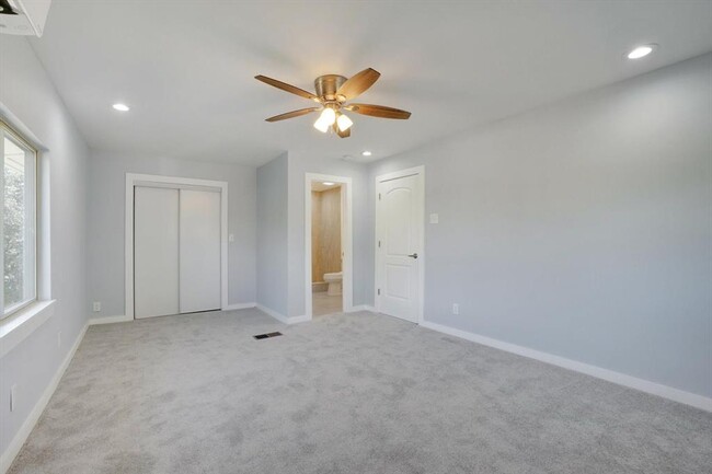 Building Photo - 1032 Hoke Smith Dr