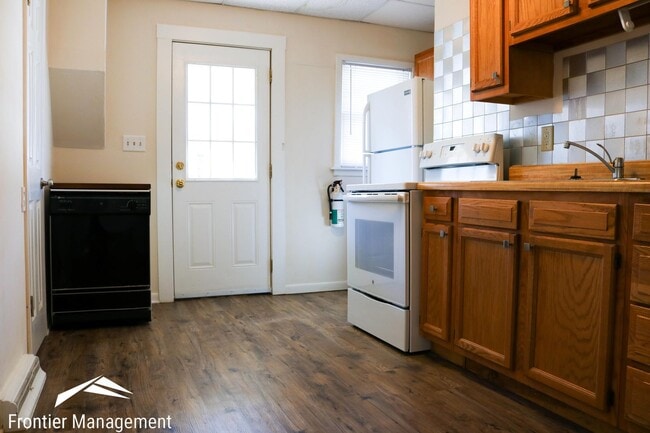 Building Photo - 923 Osage St