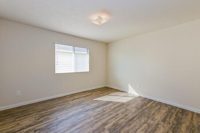 Building Photo - Loma Bella - 2706 Majestic Dr, San Antonio...