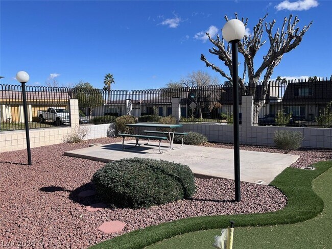 Building Photo - 3369 Medina Ct