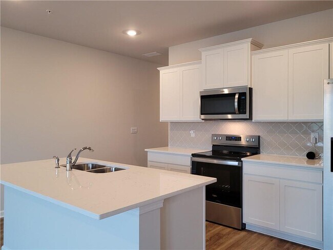 Building Photo - 310 Sound Cir