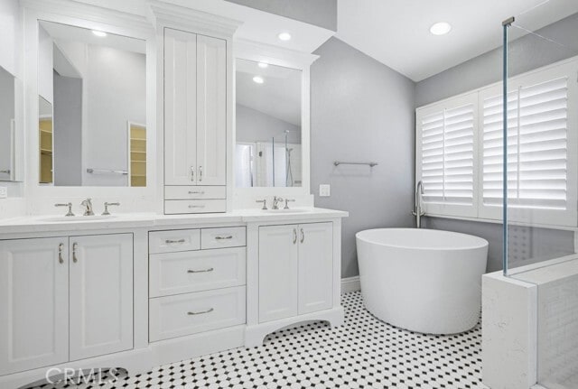 Building Photo - 34 Laconia