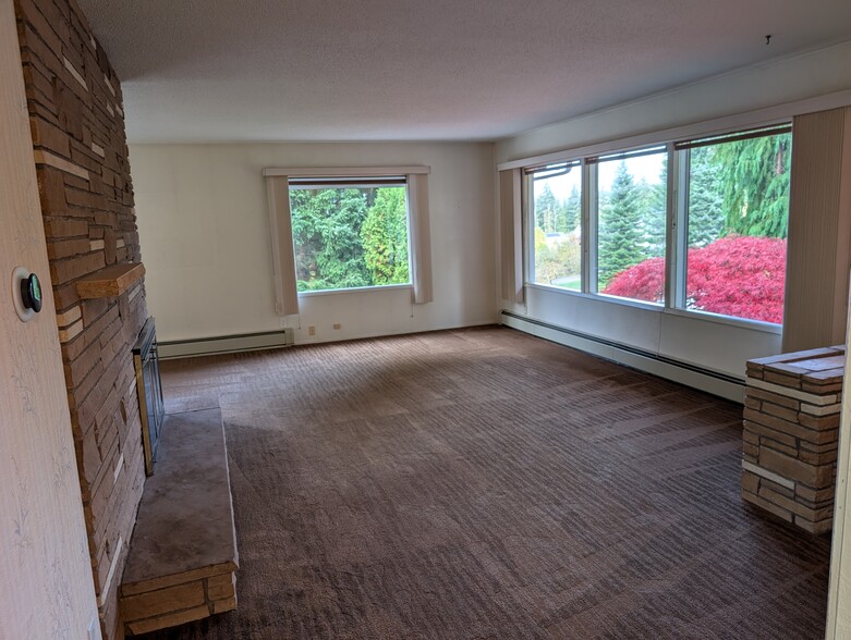 Building Photo - 2575 Yew Street Rd