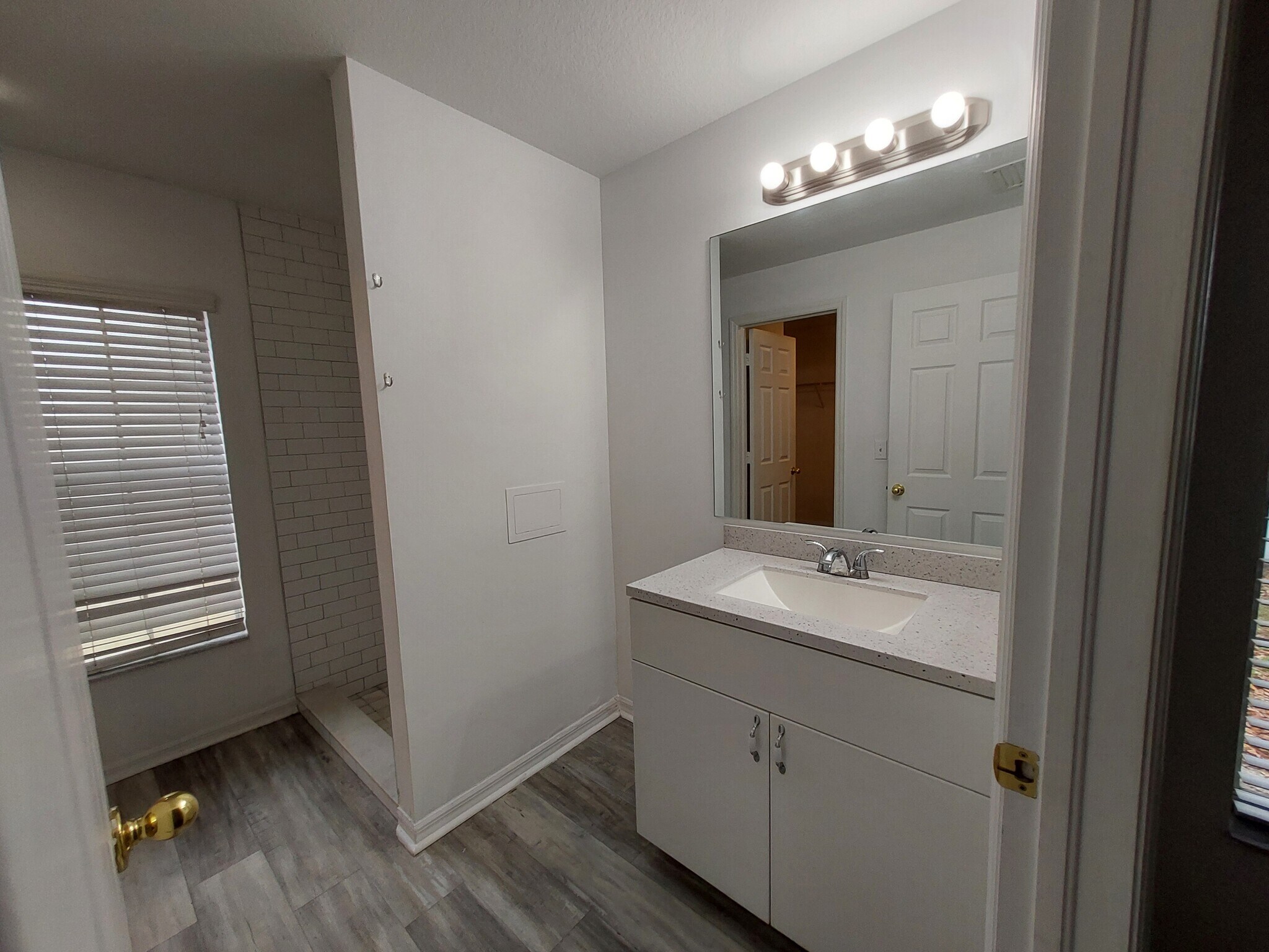 MBATH - 557 Windermere Dr