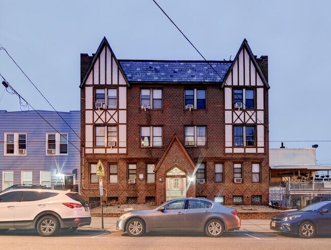 Building Photo - 901 Grand Ave