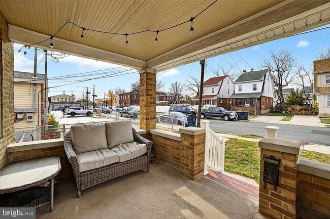 Building Photo - 18 Myrtle Ave