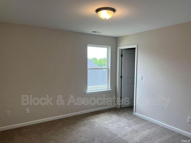 Building Photo - 248 Streamliner Blvd
