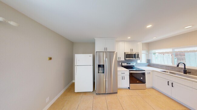 Building Photo - 6145 Mary Ln Dr