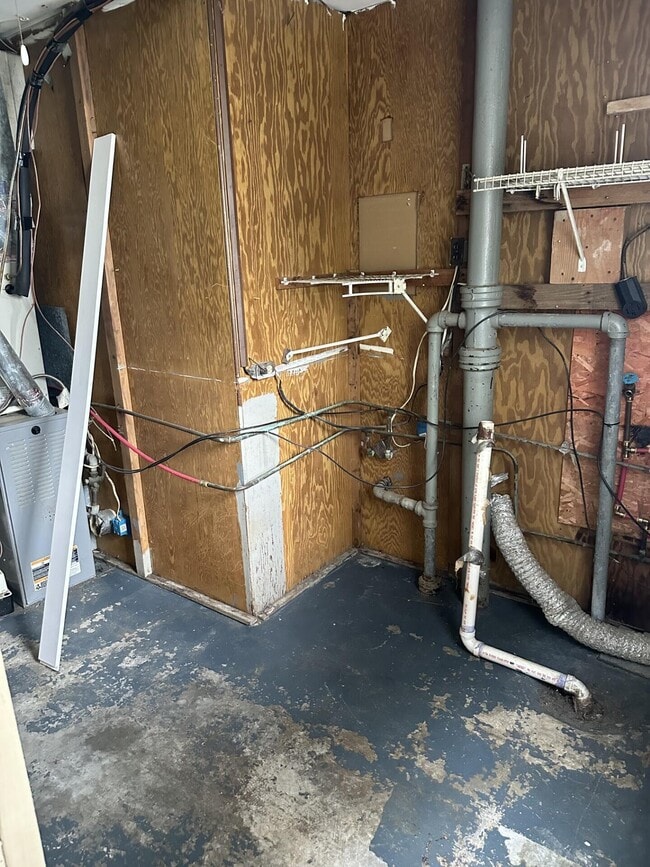 Building Photo - 937 Meadow Ln