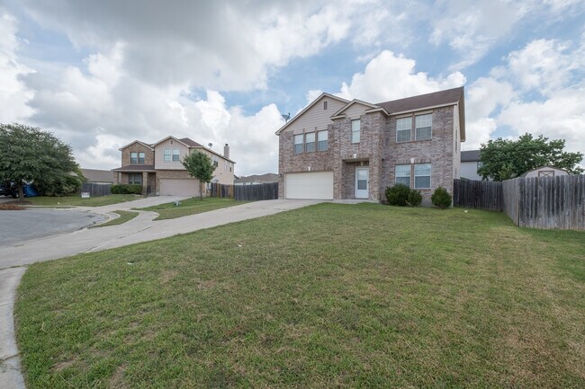Building Photo - Spacious 4-Bedroom Home in Prime Round Roc...
