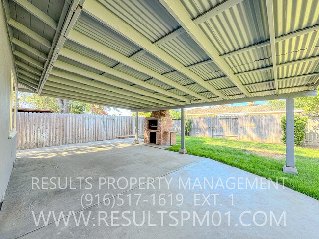 Building Photo - Completely remodeled 4 Bedroom home