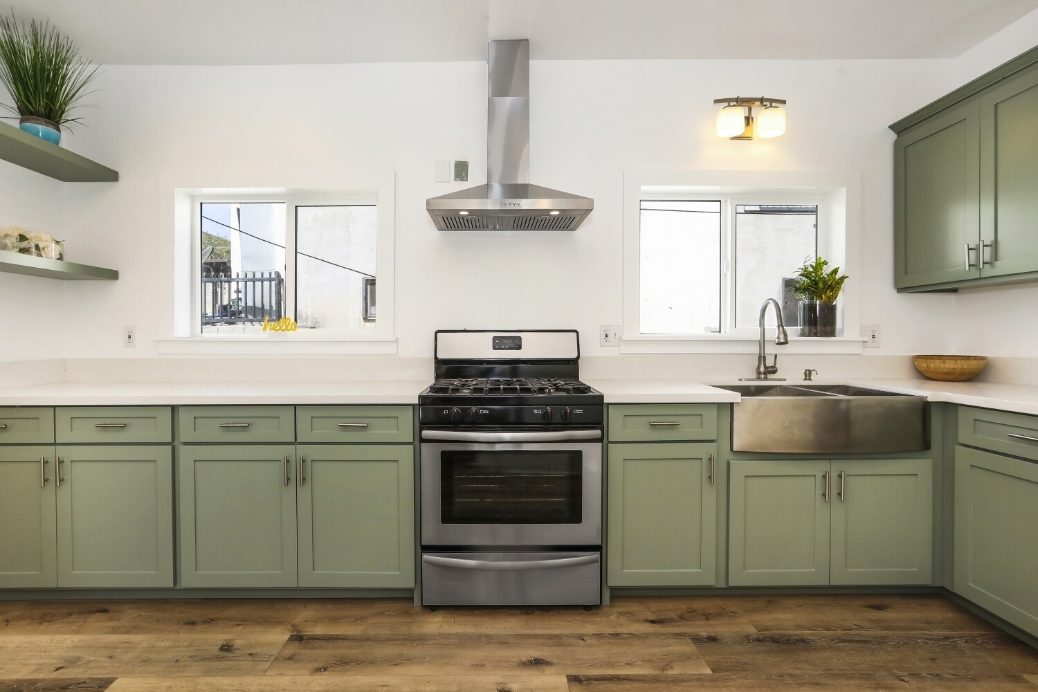 Building Photo - 3220 E 6th St