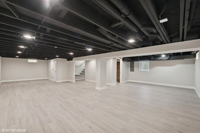 Building Photo - 5136 Coyle Ave